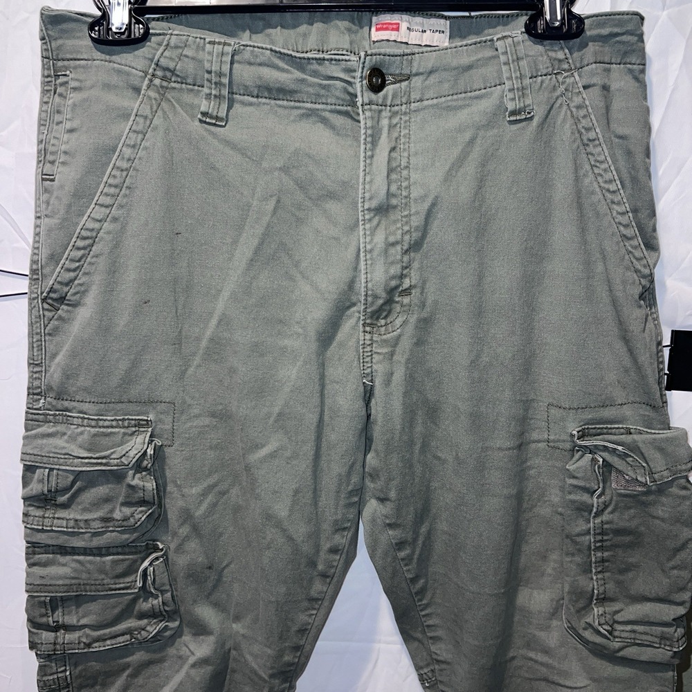 Wrangler cargo pants 34x32 Light Olive Green, Work Play Camp Hiking